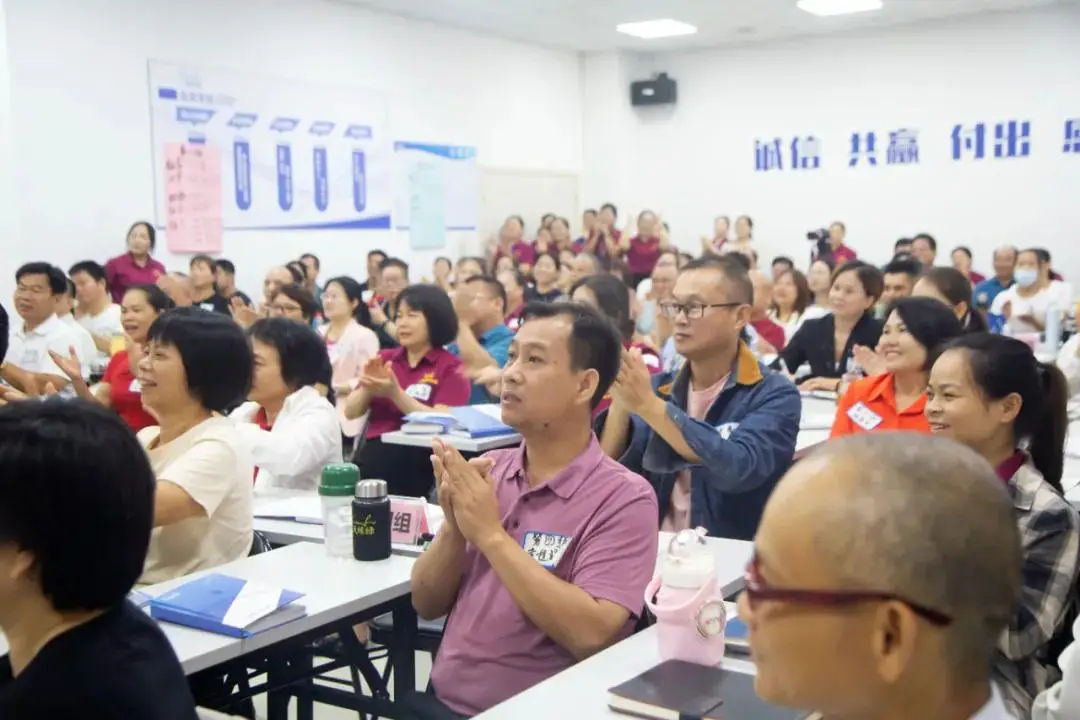 在2024新澳门原料网大全集团，七旬老人也有创业的勇气与信心--2024新澳门原料网大全代理商赋能培训 